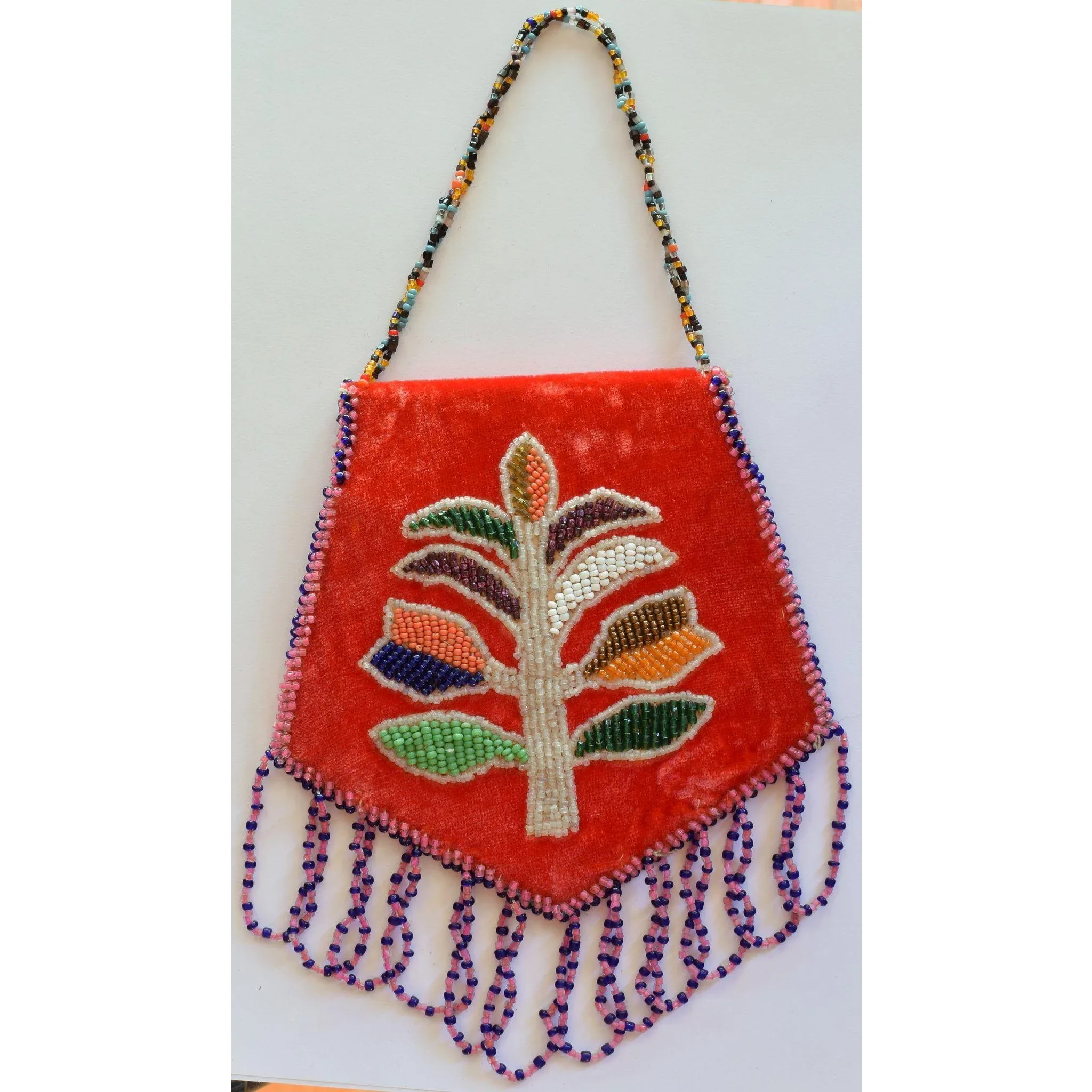 Vintage Native American Iroquois Velour Beaded Purse - Montreal 1940s - View 3