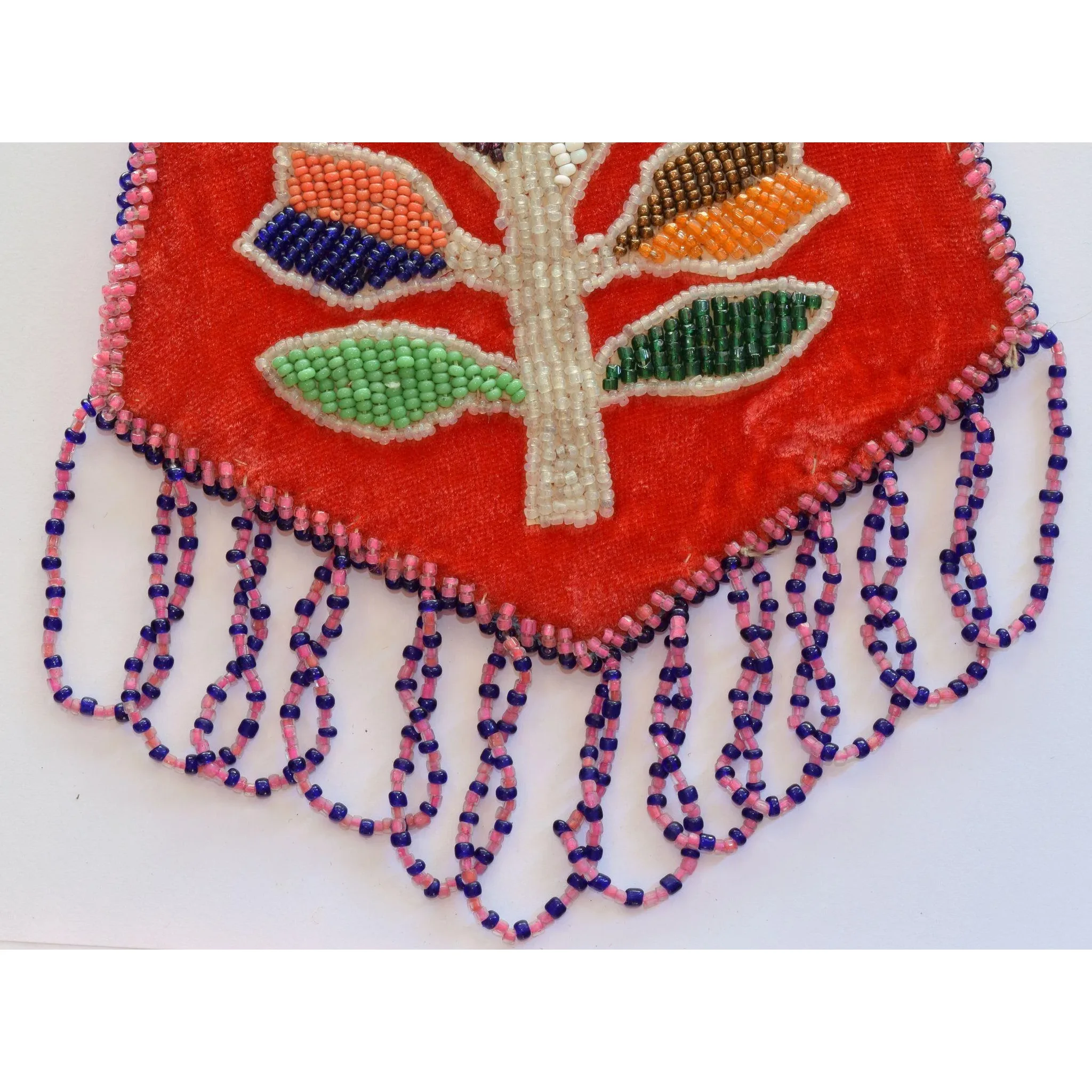 Vintage Native American Iroquois Velour Beaded Purse - Montreal 1940s - View 5