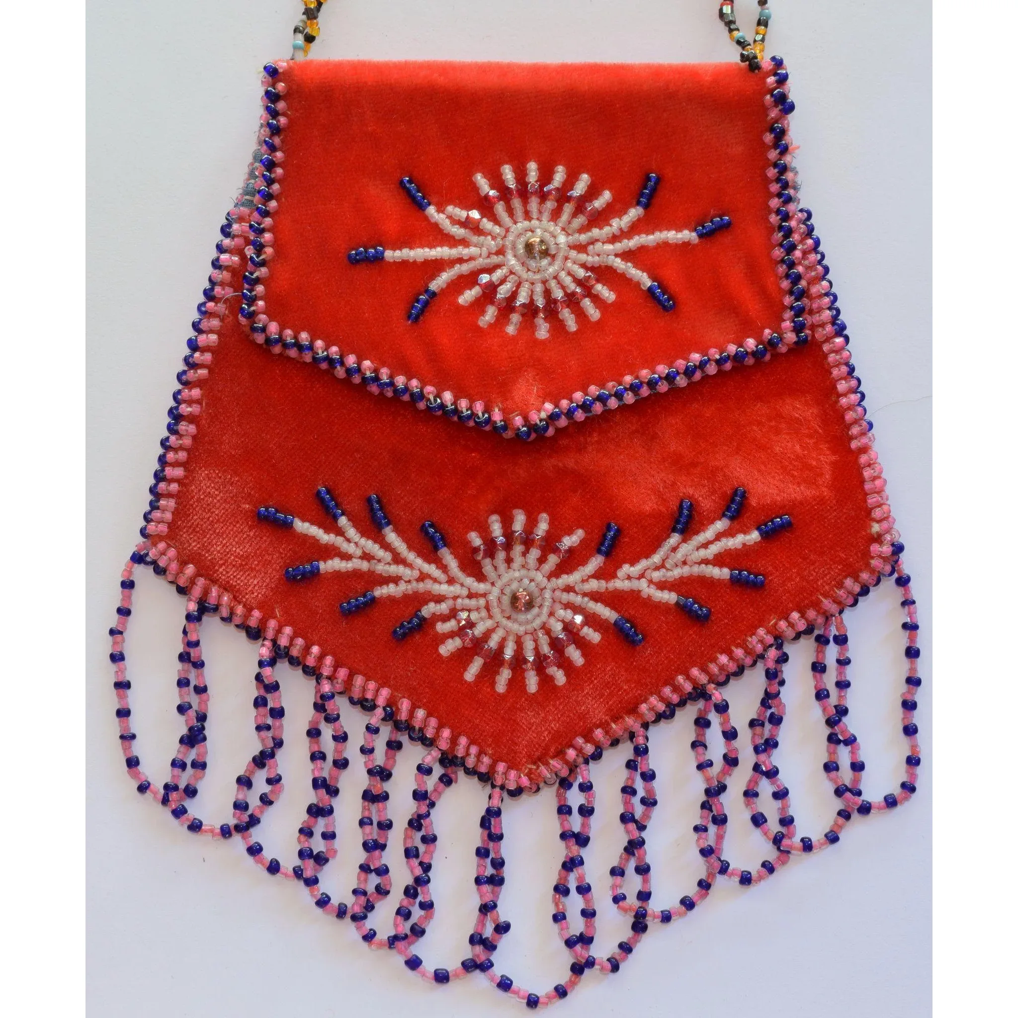 Vintage Native American Iroquois Velour Beaded Purse - Montreal 1940s - View 6