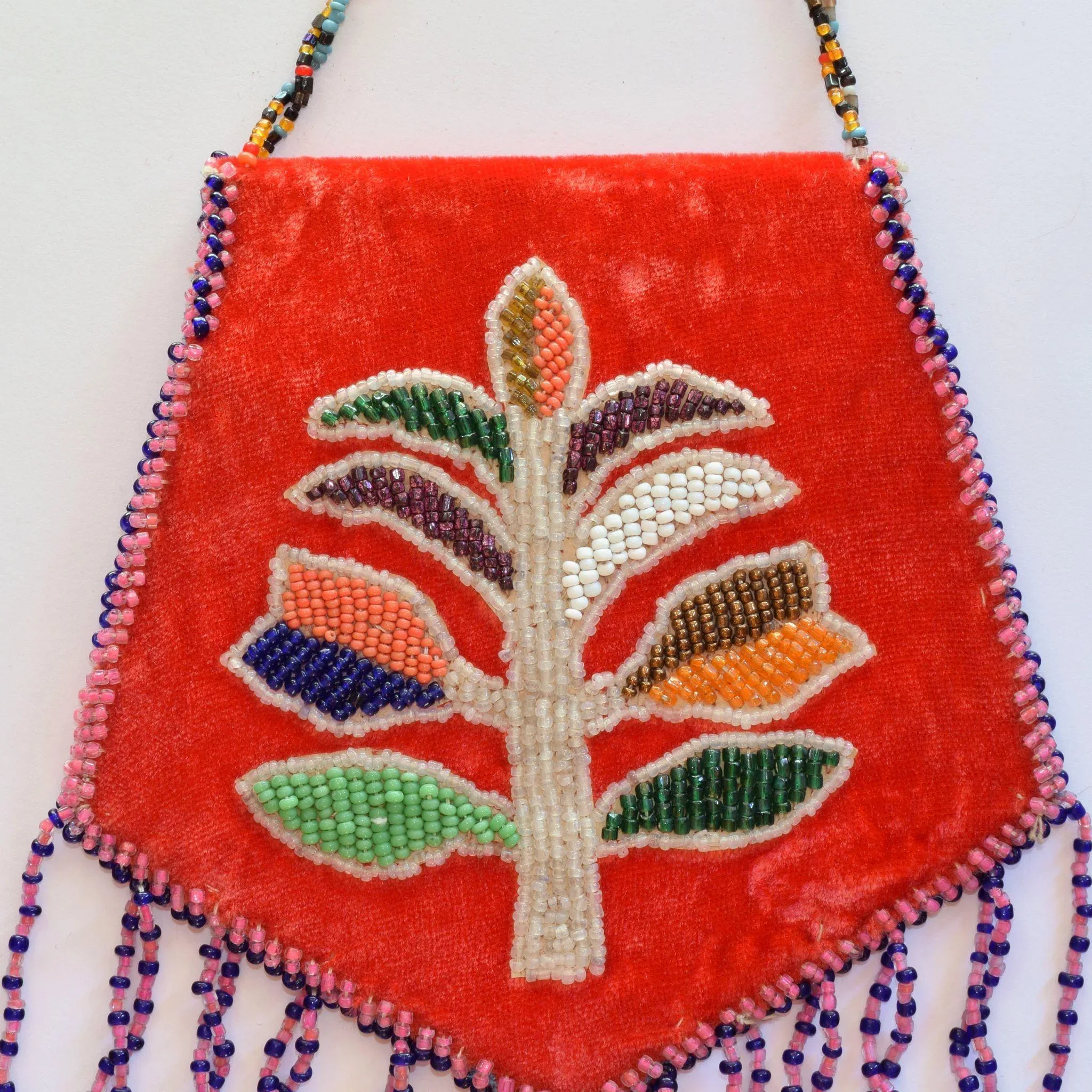 Vintage Native American Iroquois Velour Beaded Purse - Montreal 1940s - View 7