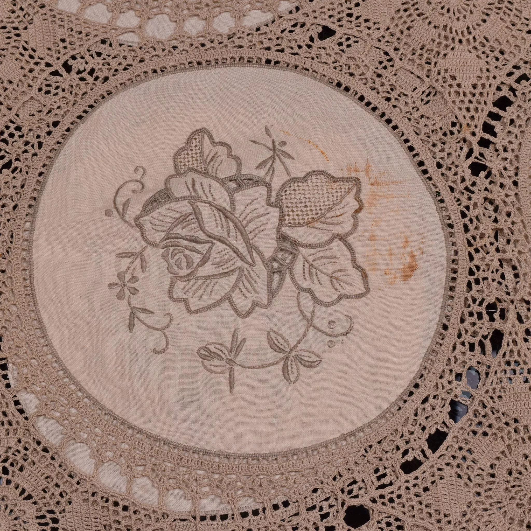 Vintage Madeira Linen Medallion Crocheted Tablecloth & 12 Napkins - 108 x 70 inches - View 6