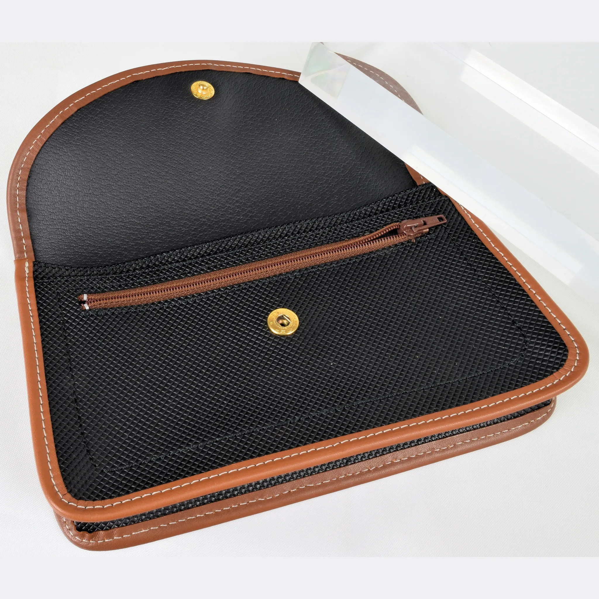 Vintage Longchamp Wallet - 4220 Derby N 83 01 - Unused - View 9