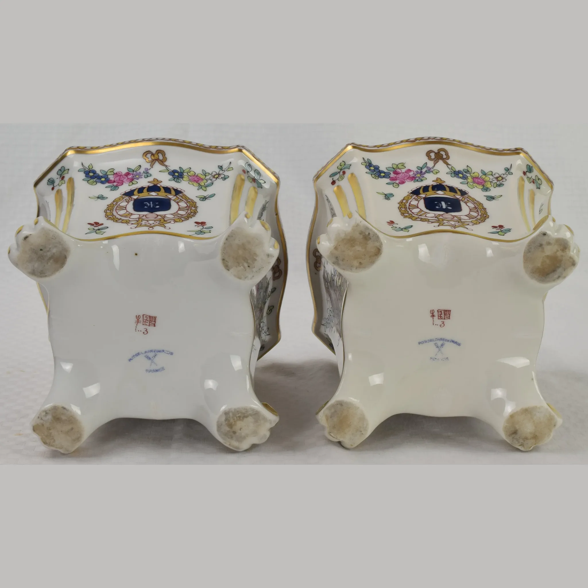 Pair Vintage Enameled Porcelain de Paris Cache Pots - Flowers and Shields - View 8
