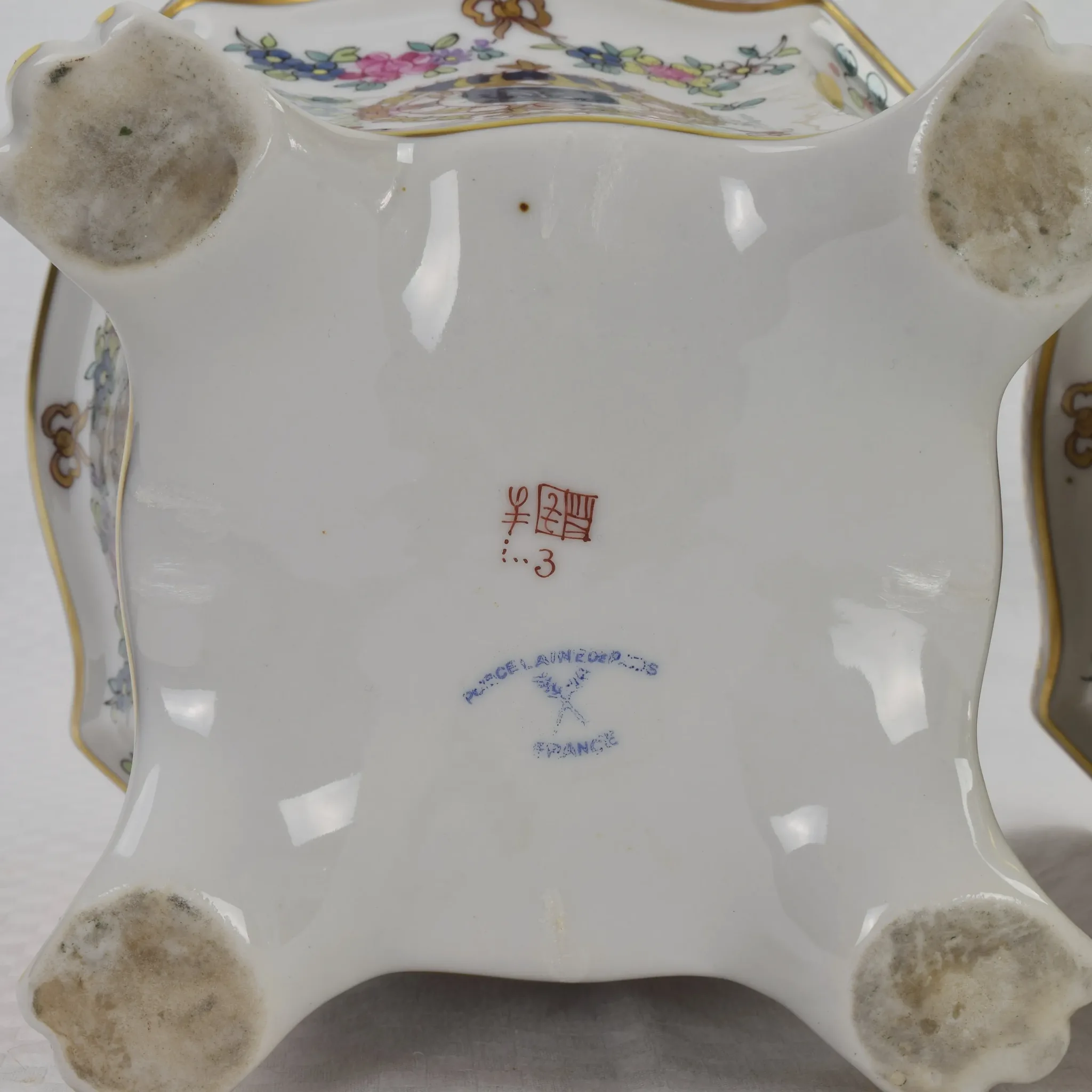 Pair Vintage Enameled Porcelain de Paris Cache Pots - Flowers and Shields - View 9