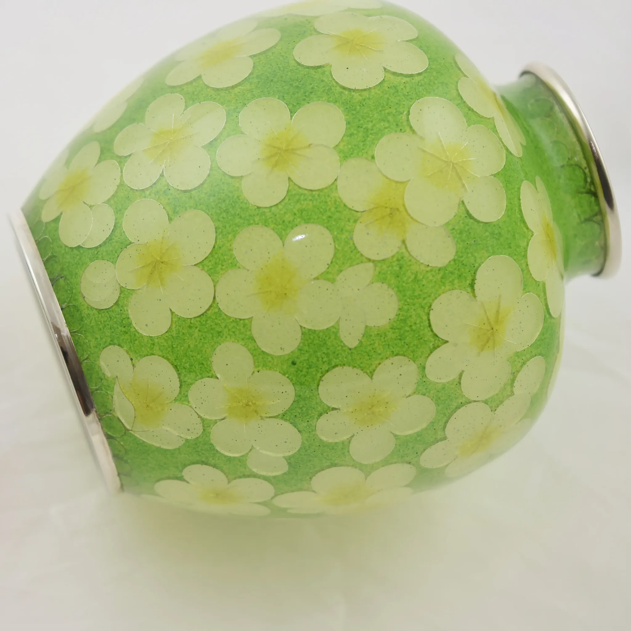 Vintage Japanese Green Plique-à-Jour Cloisonne Vase - Yellow Flowers - View 4