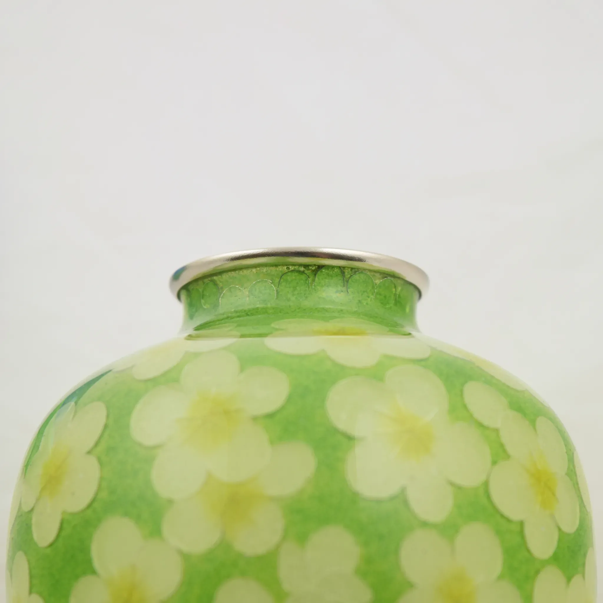 Vintage Japanese Green Plique-à-Jour Cloisonne Vase - Yellow Flowers - View 5