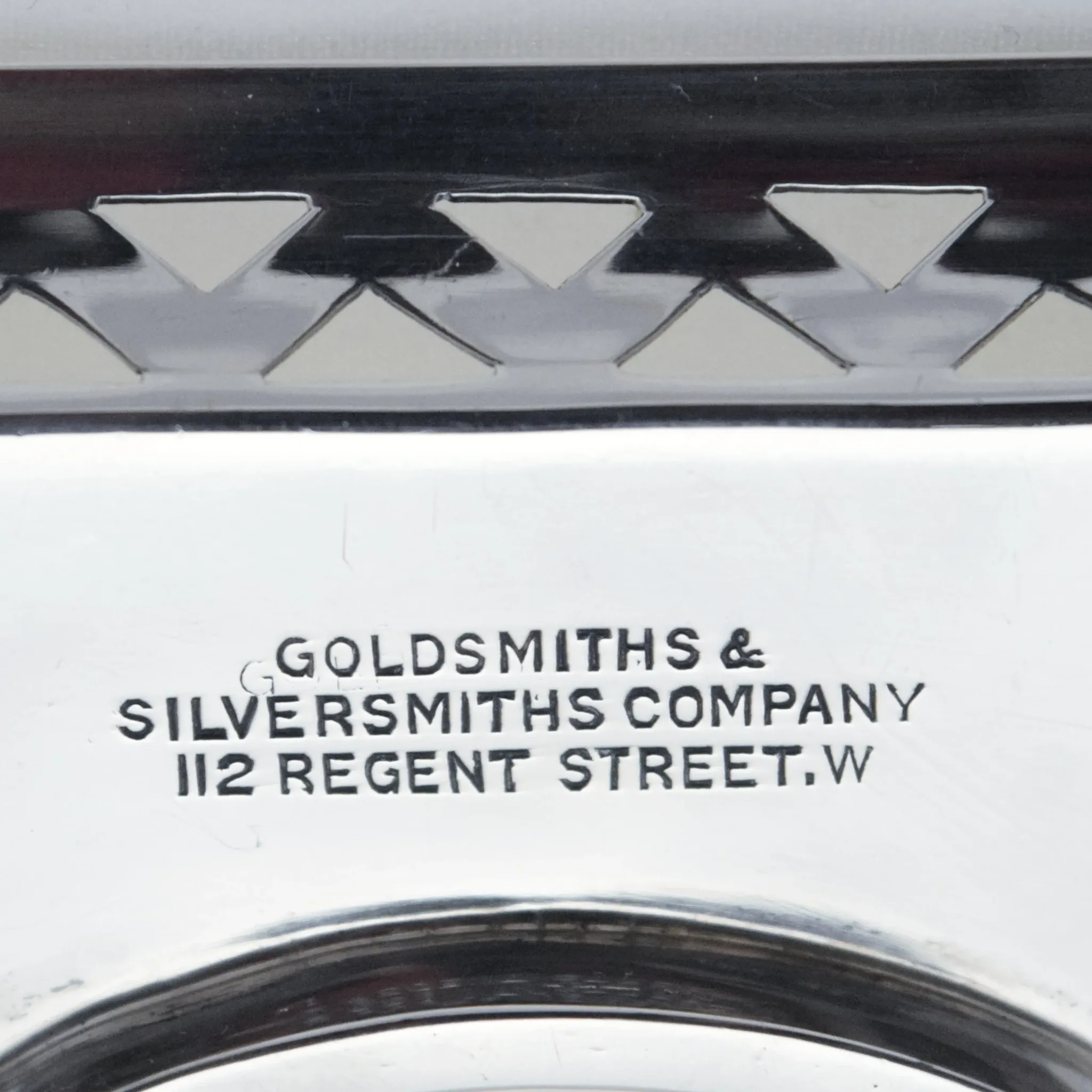 Antique Sterling Silver Inkstand - Goldsmiths & Silversmiths Company 1905 - View 11