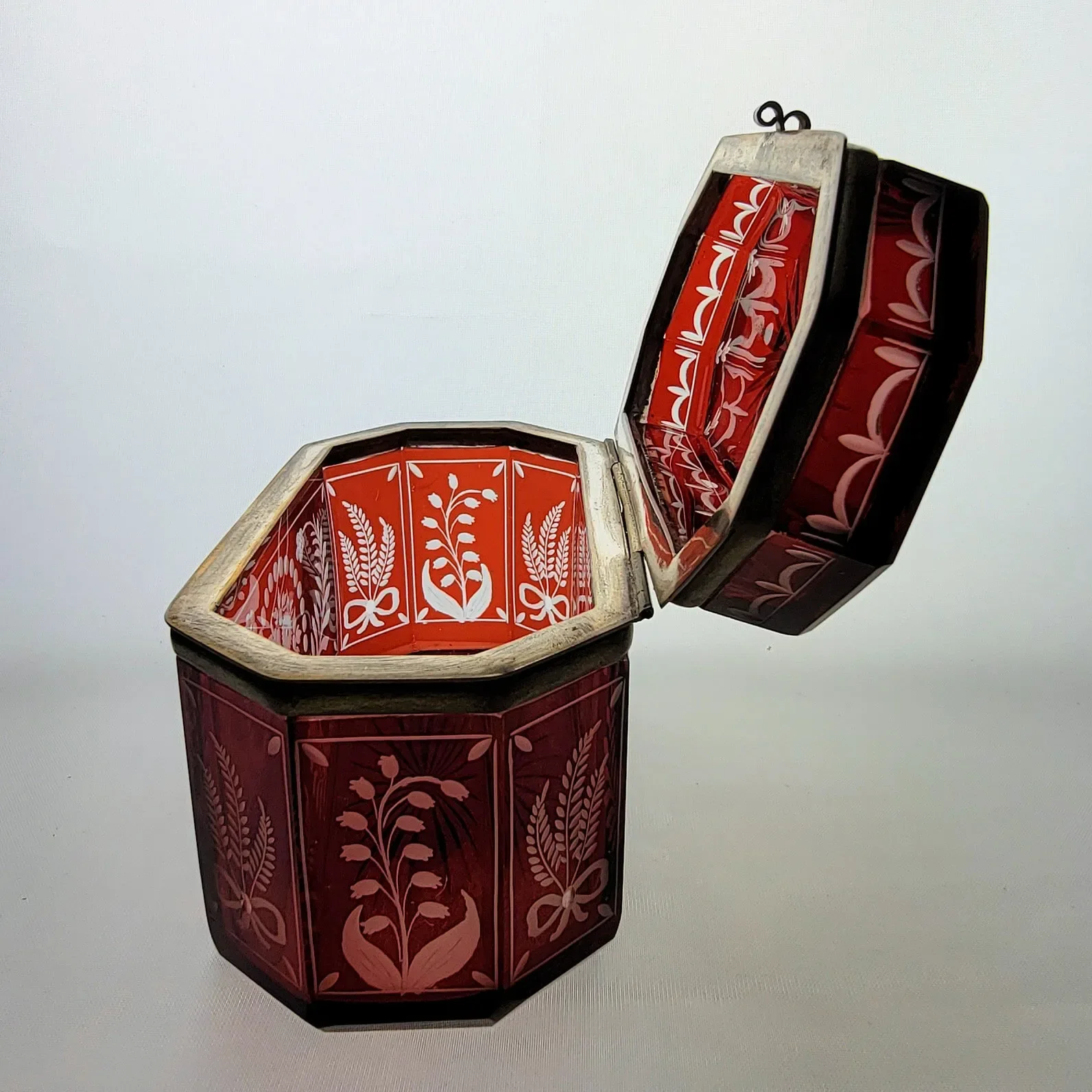 Antique Octagonal Ruby Flashed Etched to Clear Casket Box - View 13