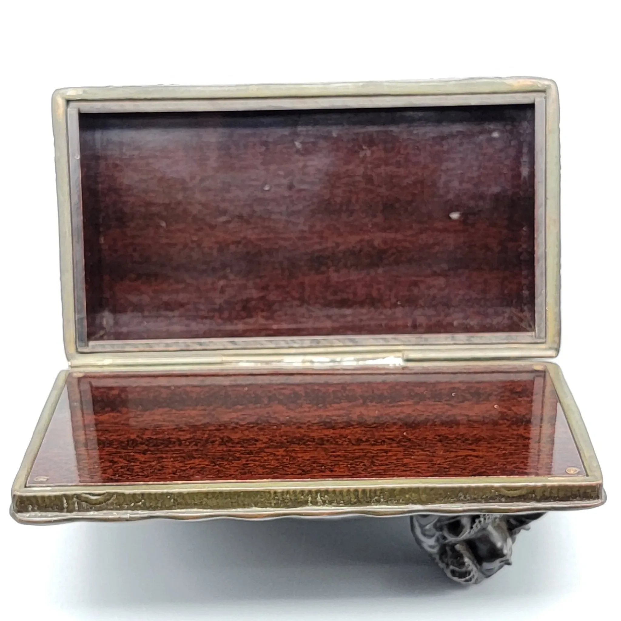 Jennings Brothers Figural Casket Box Lady on Lid - View 8