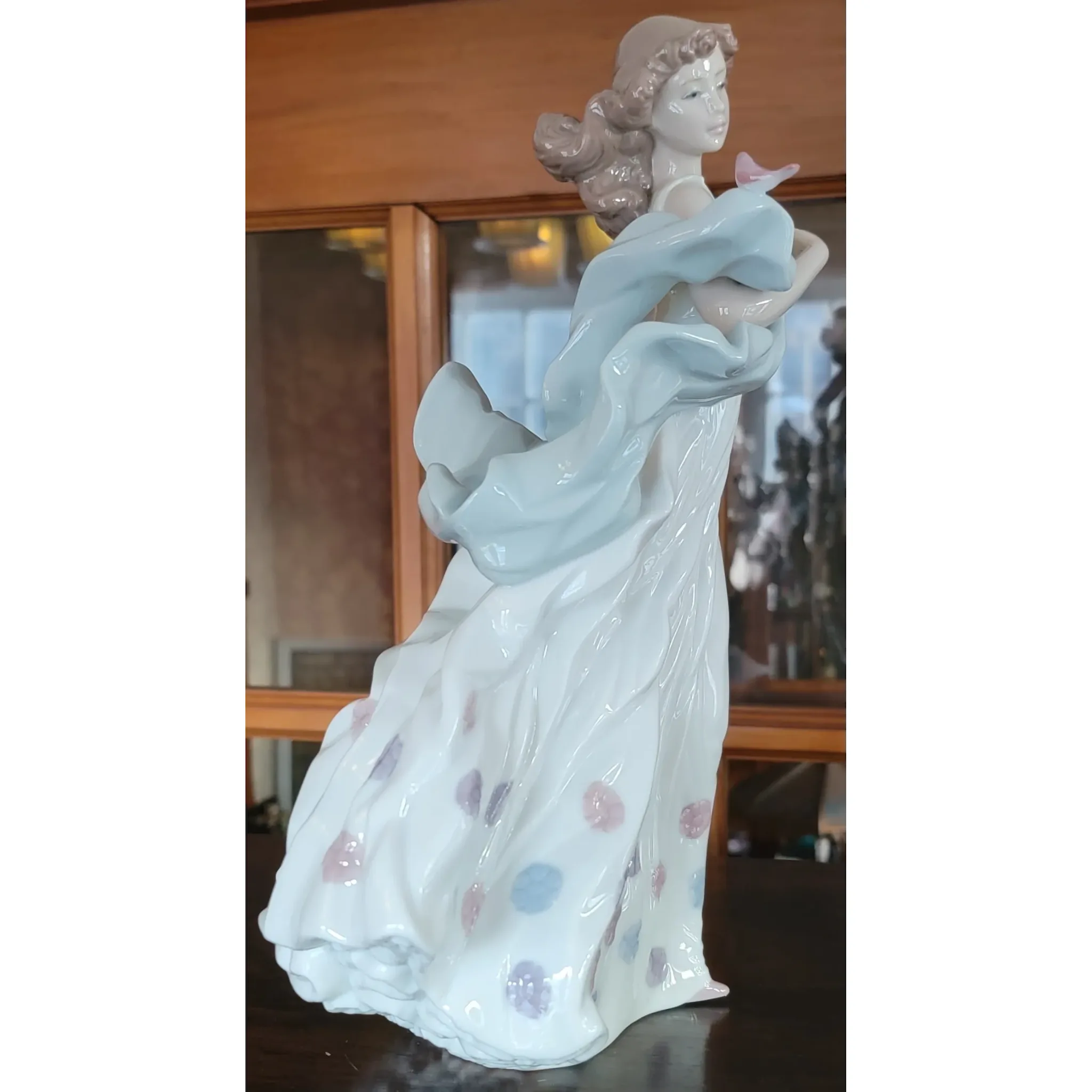 Lladro Summer Serenade Figurine with Original Box - View 3