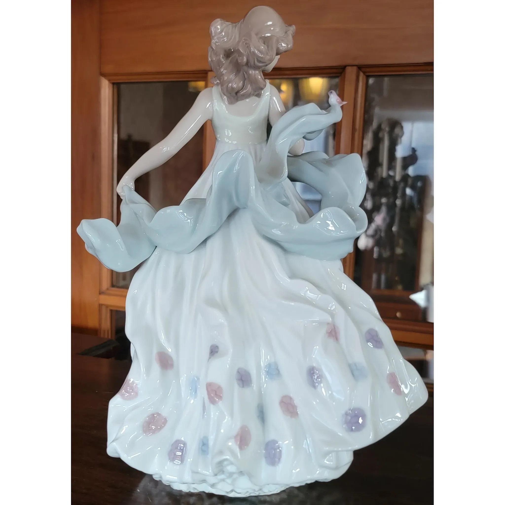 Lladro Summer Serenade Figurine with Original Box - View 4