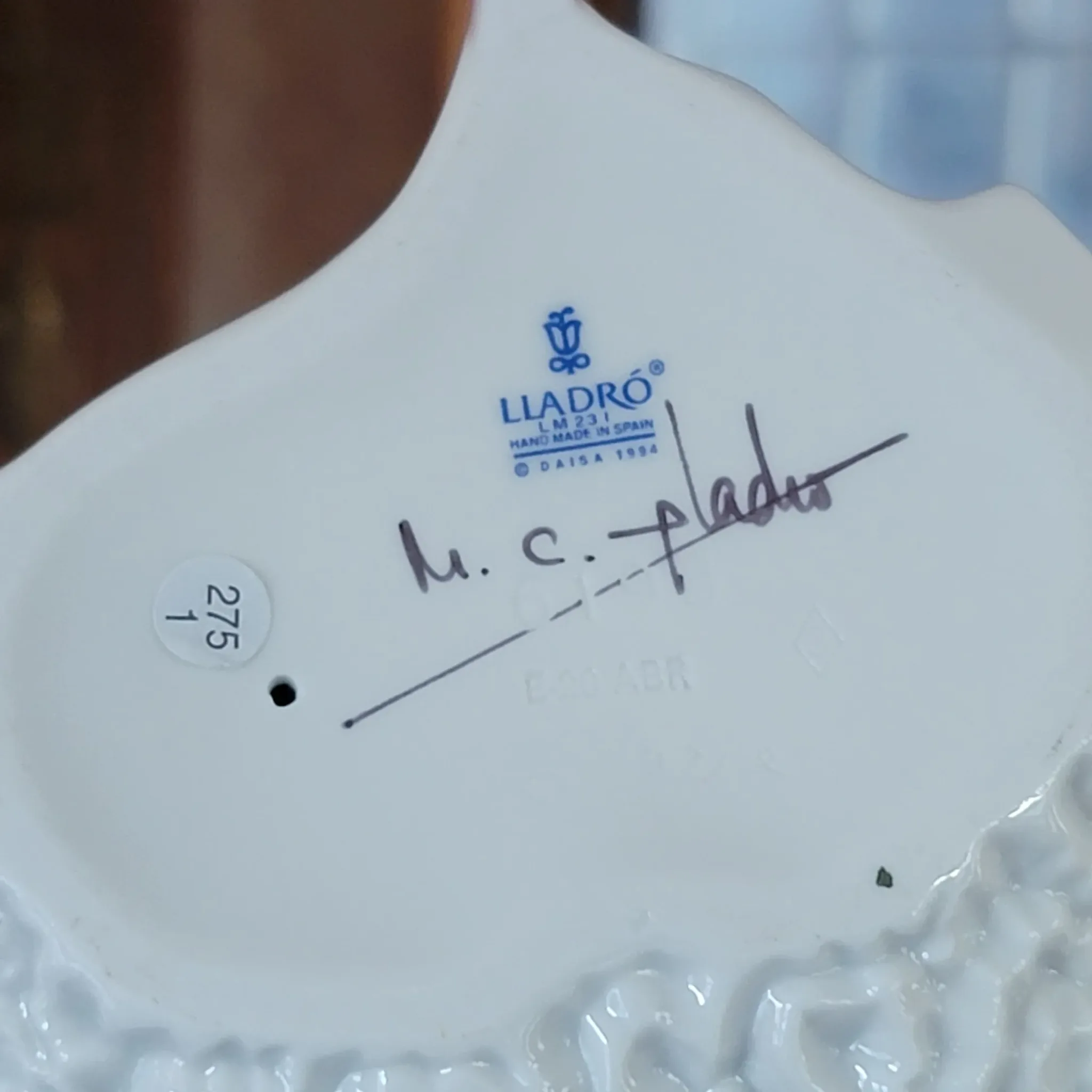 Lladro Summer Serenade Figurine with Original Box - View 7