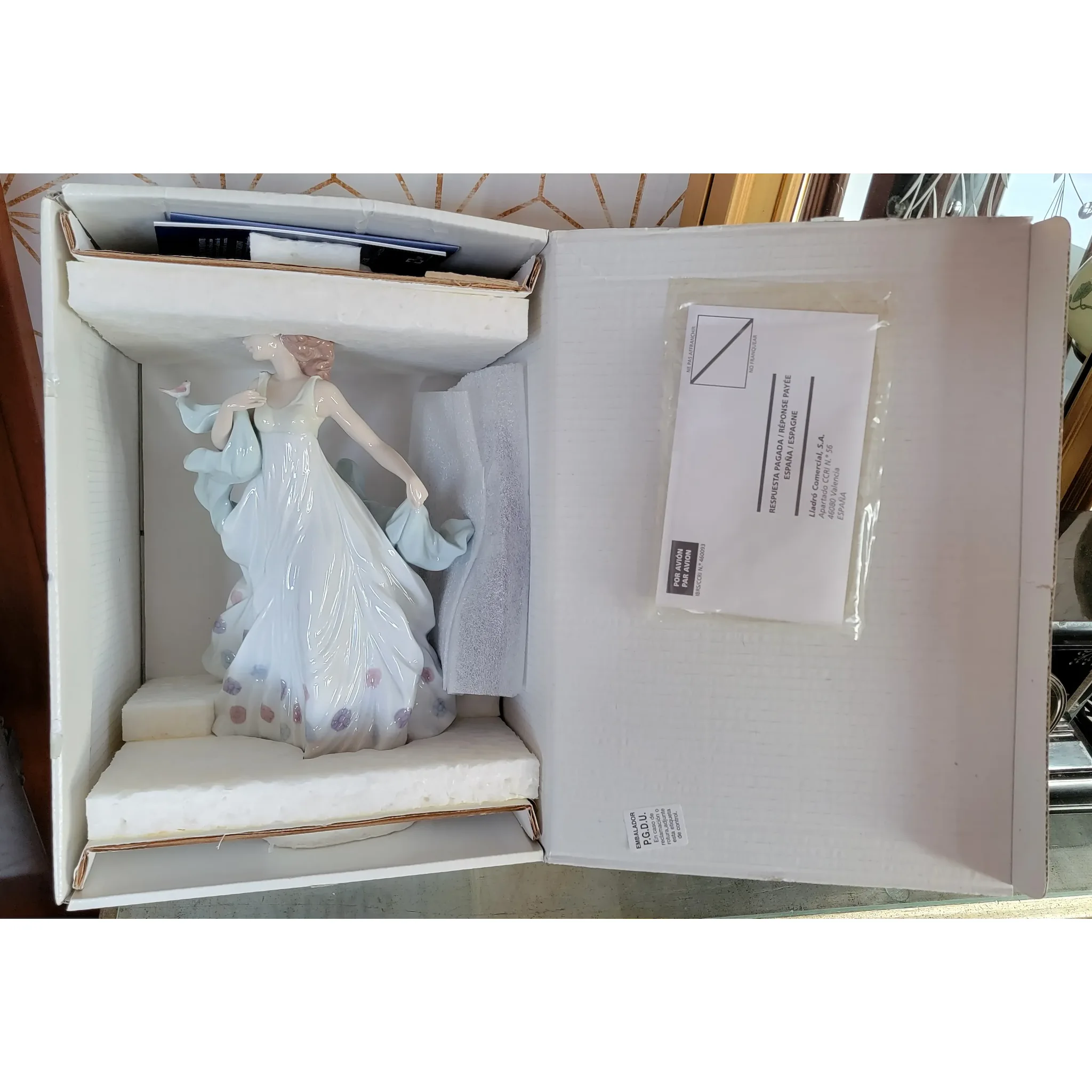 Lladro Summer Serenade Figurine with Original Box - View 8