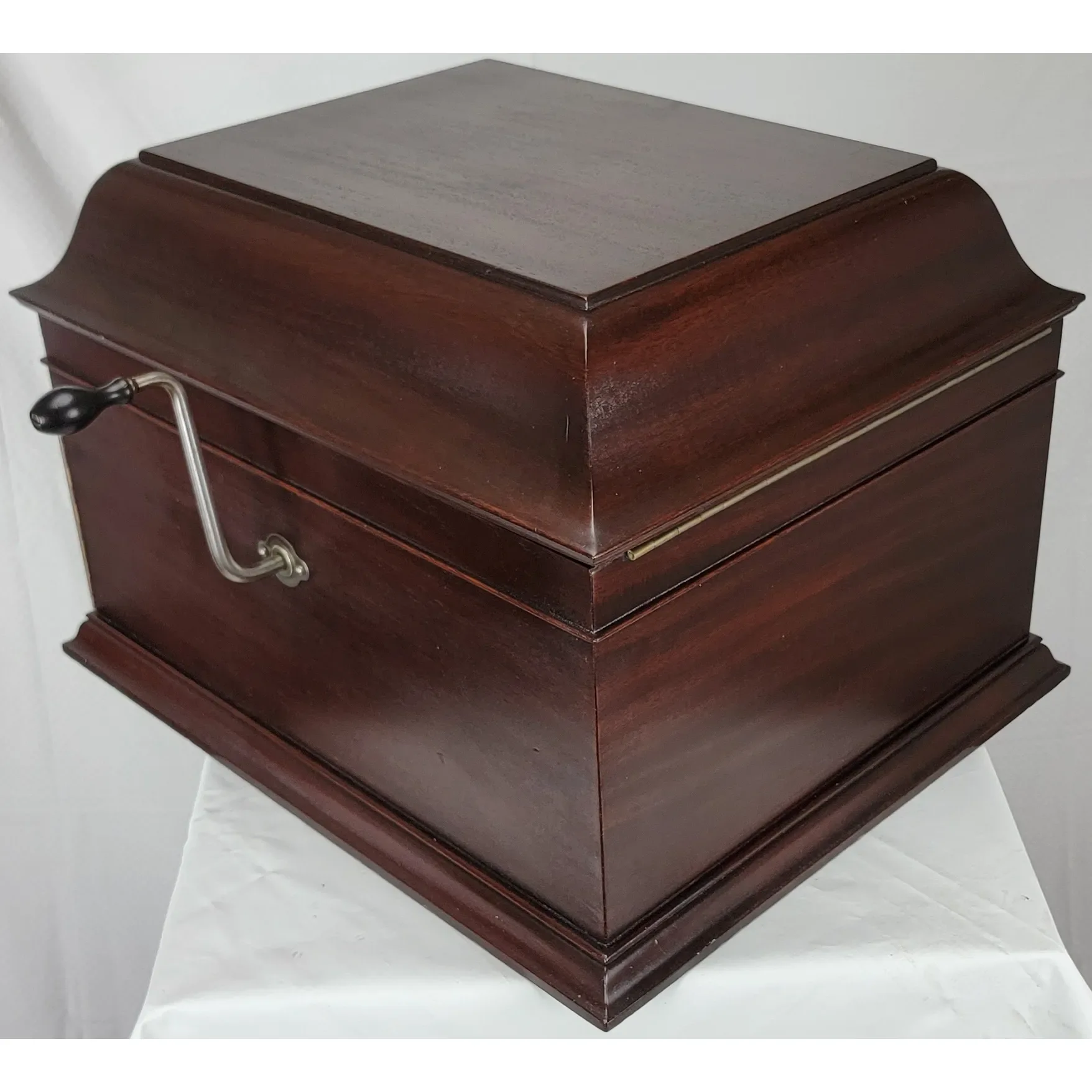Antique 1914 Victor Victrola VV-IX Phonograph & Record Cabinet - Mahogany - View 10