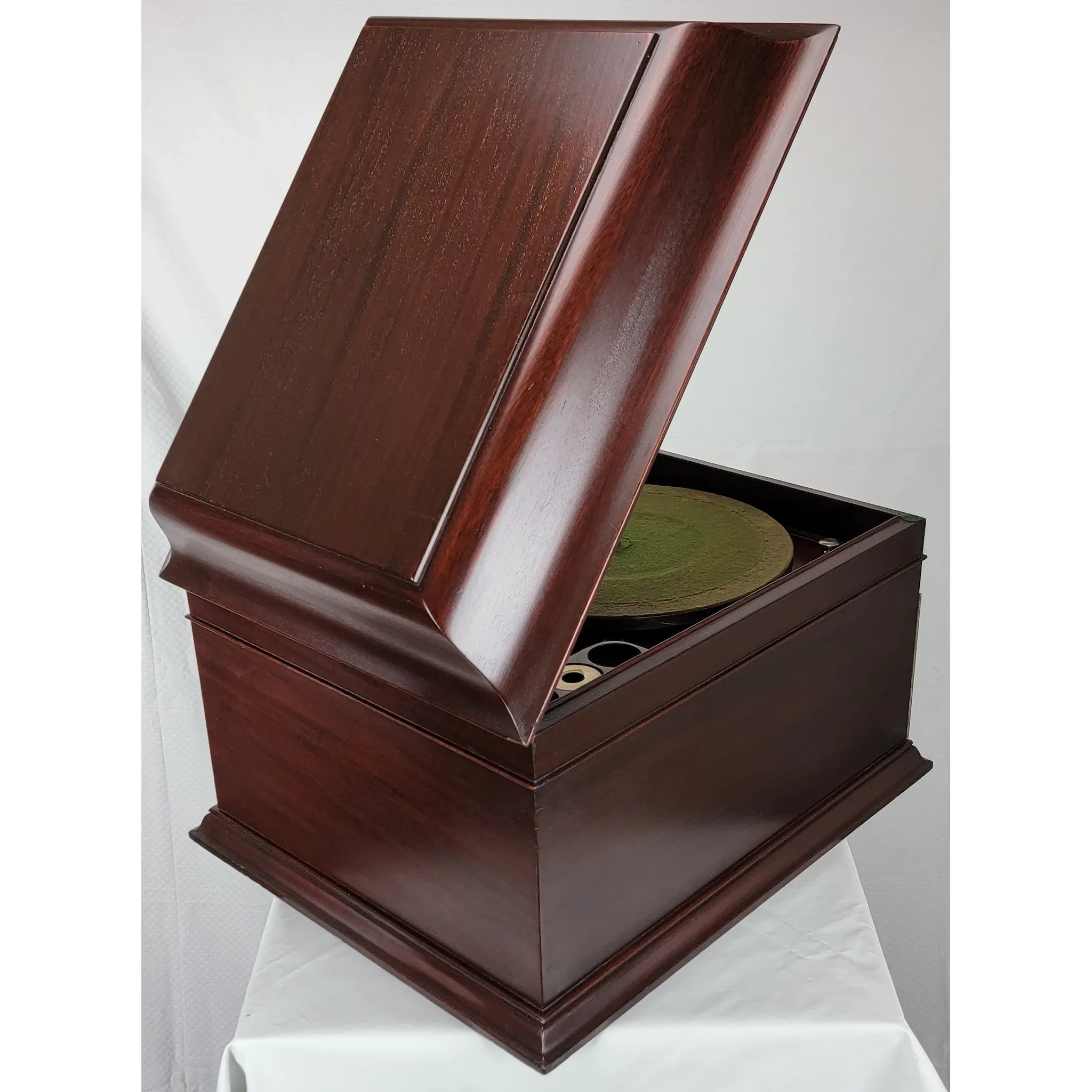 Antique 1914 Victor Victrola VV-IX Phonograph & Record Cabinet - Mahogany - View 9
