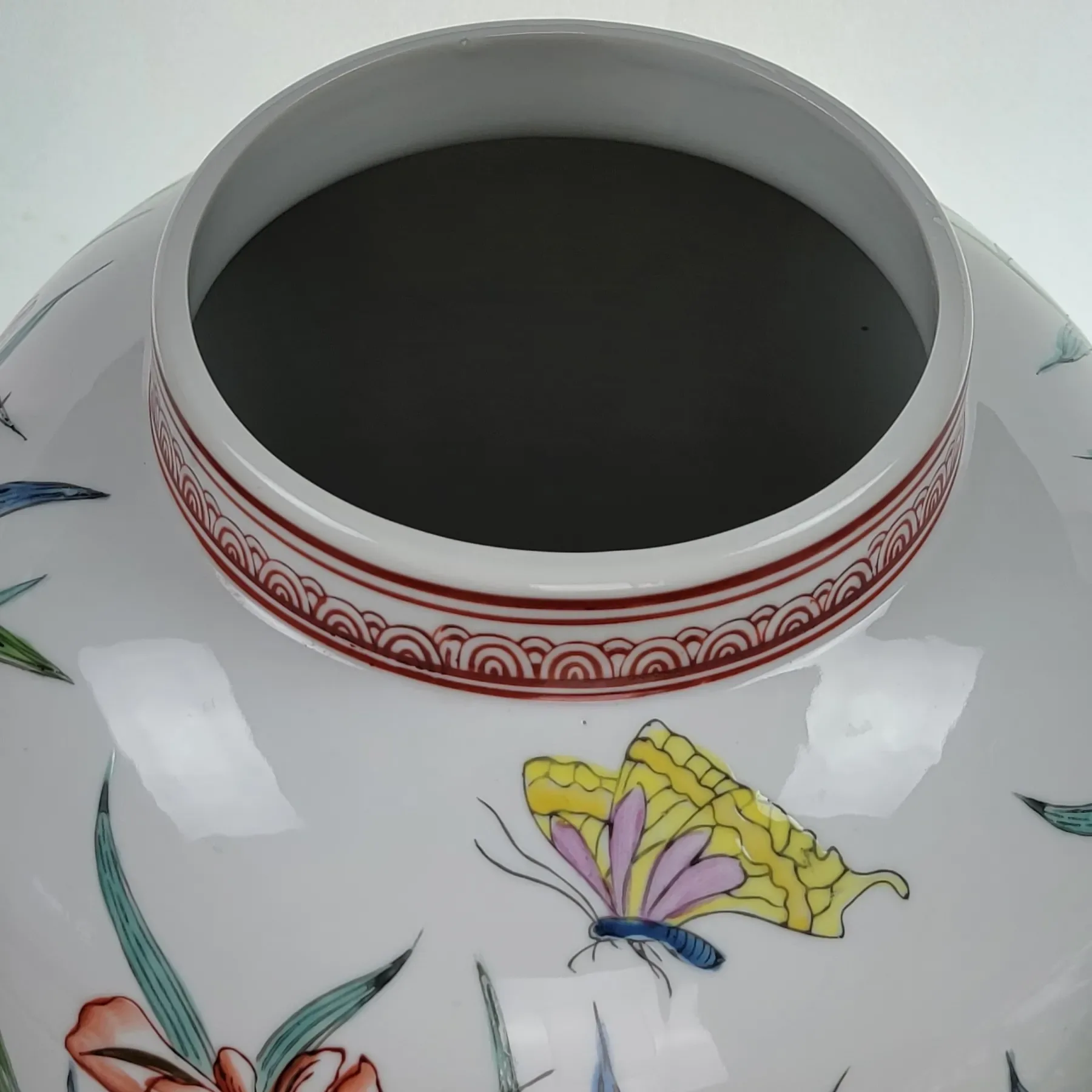 Vintage Pair Large Japanese Porcelain Urns - Signed LJ - View 9