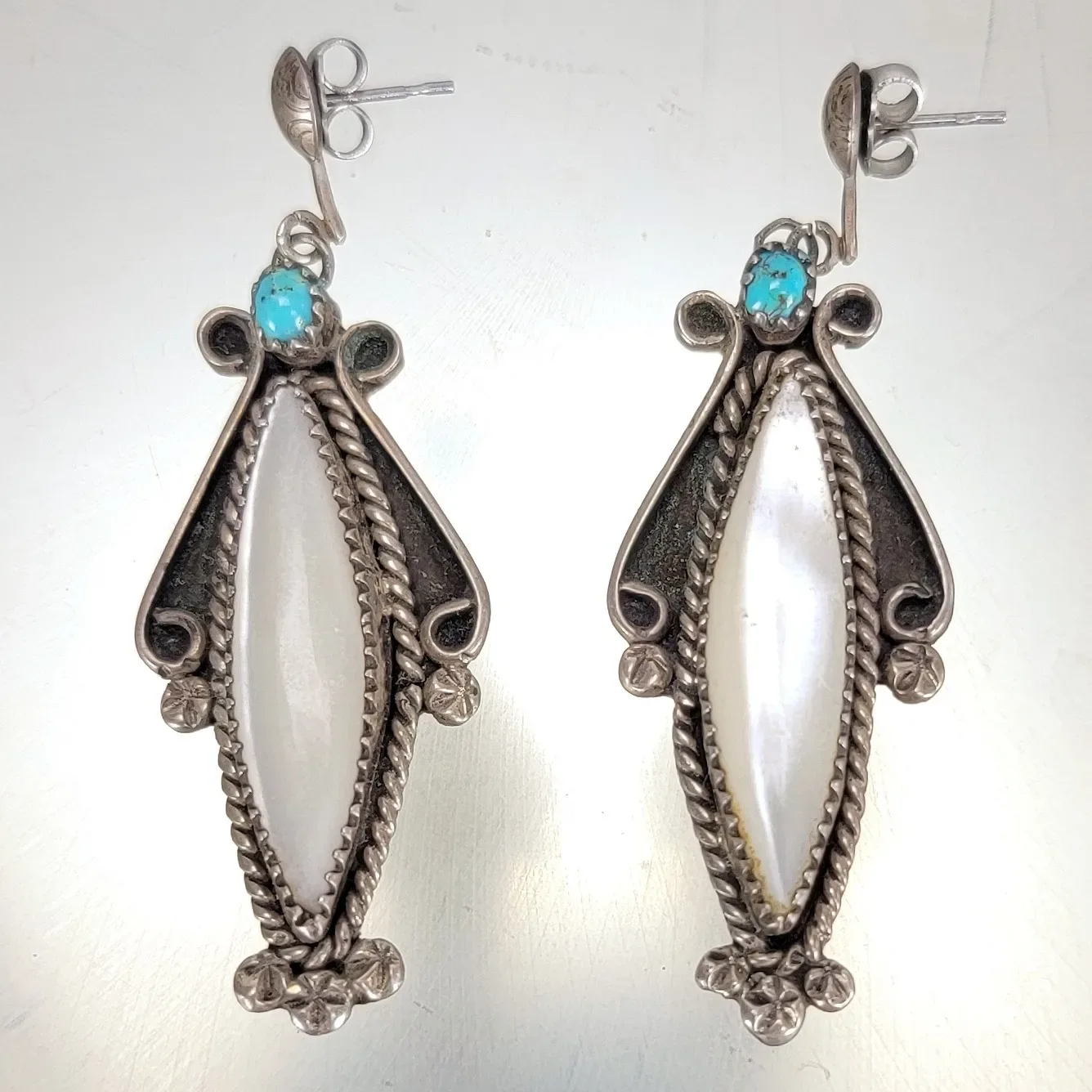 Signed D. Dedman Navajo Necklace & Earrings - MOP and Turquoise - View 8