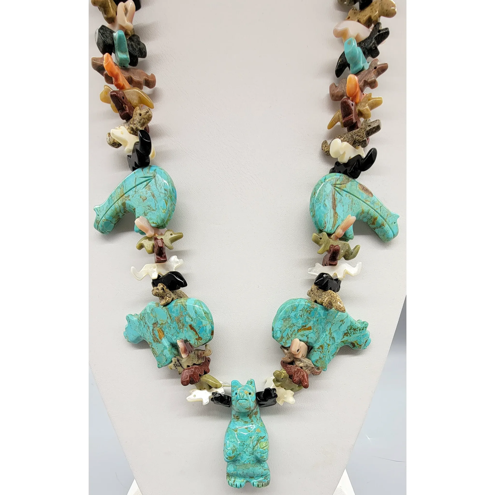 Vintage Navajo Fetish Bear Necklace - View 4
