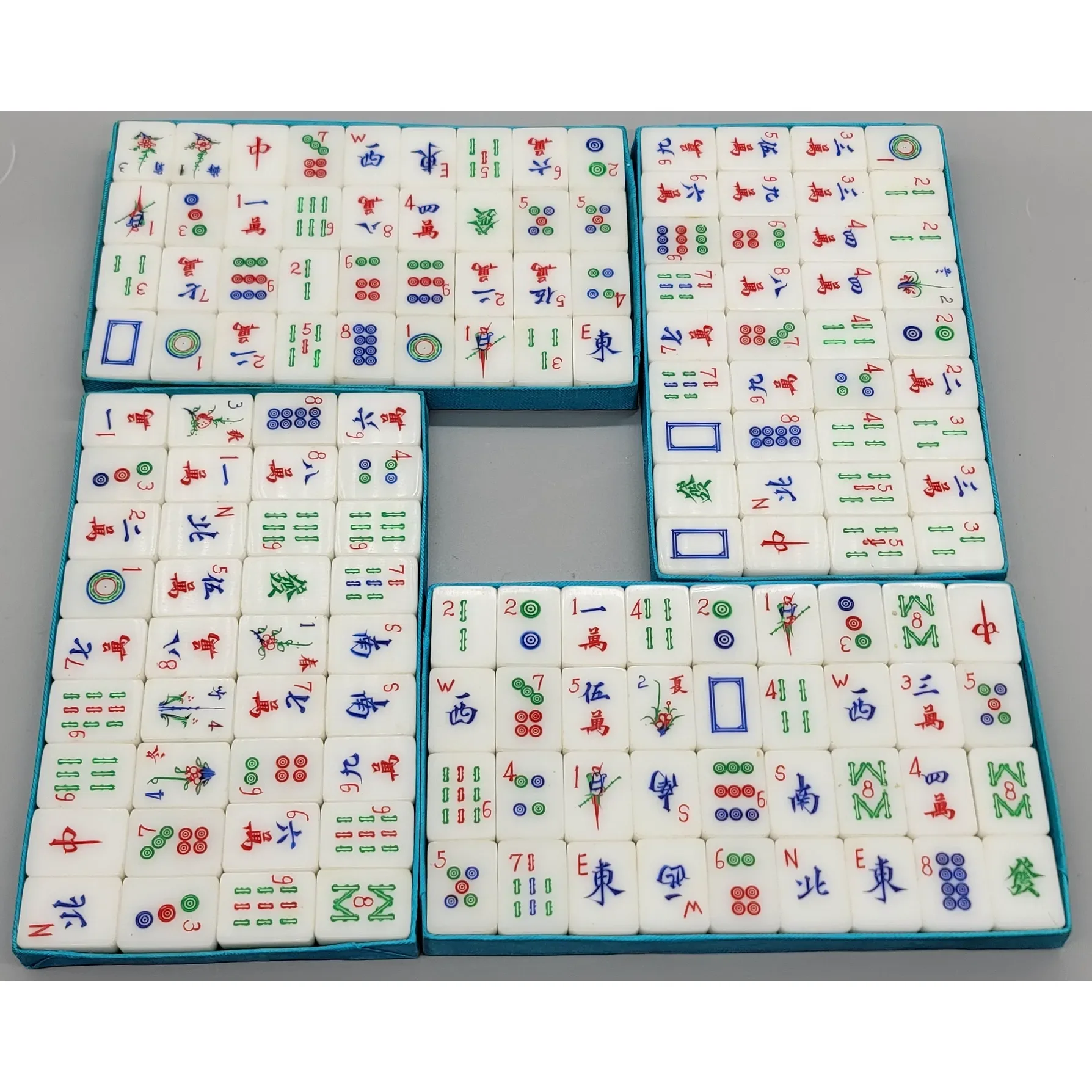 Vintage Mah-Jongg MahJognn Set in case - View 2