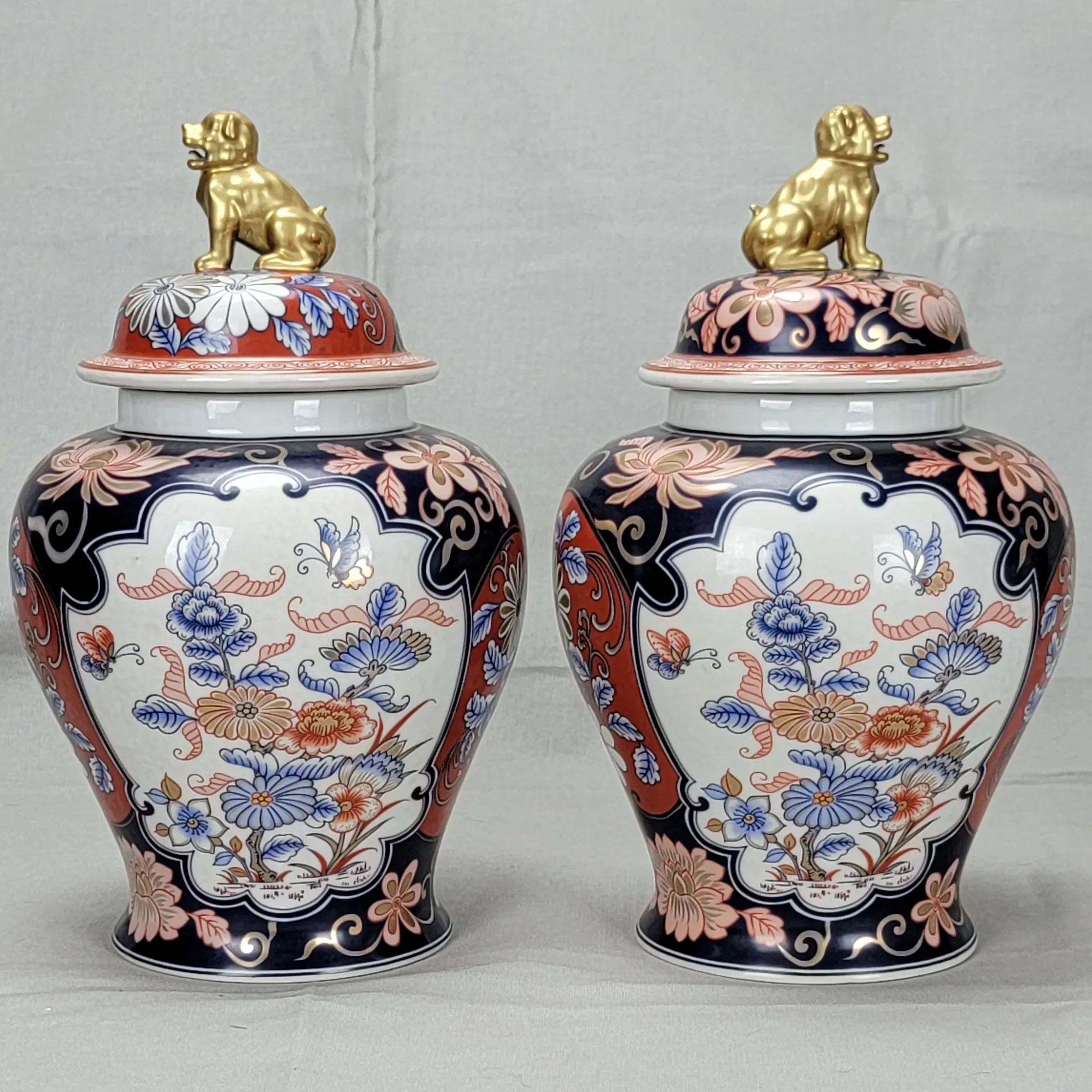 Pair Imari Style Urns or Jars with Foo Dog Lids - View 4