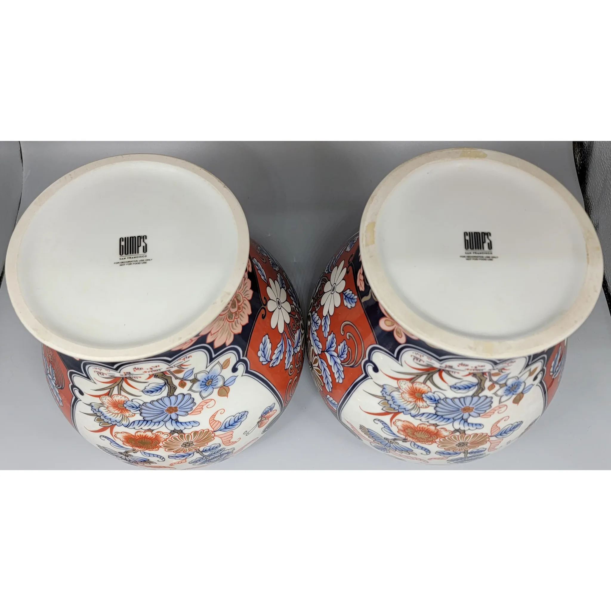 Pair Imari Style Urns or Jars with Foo Dog Lids - View 8