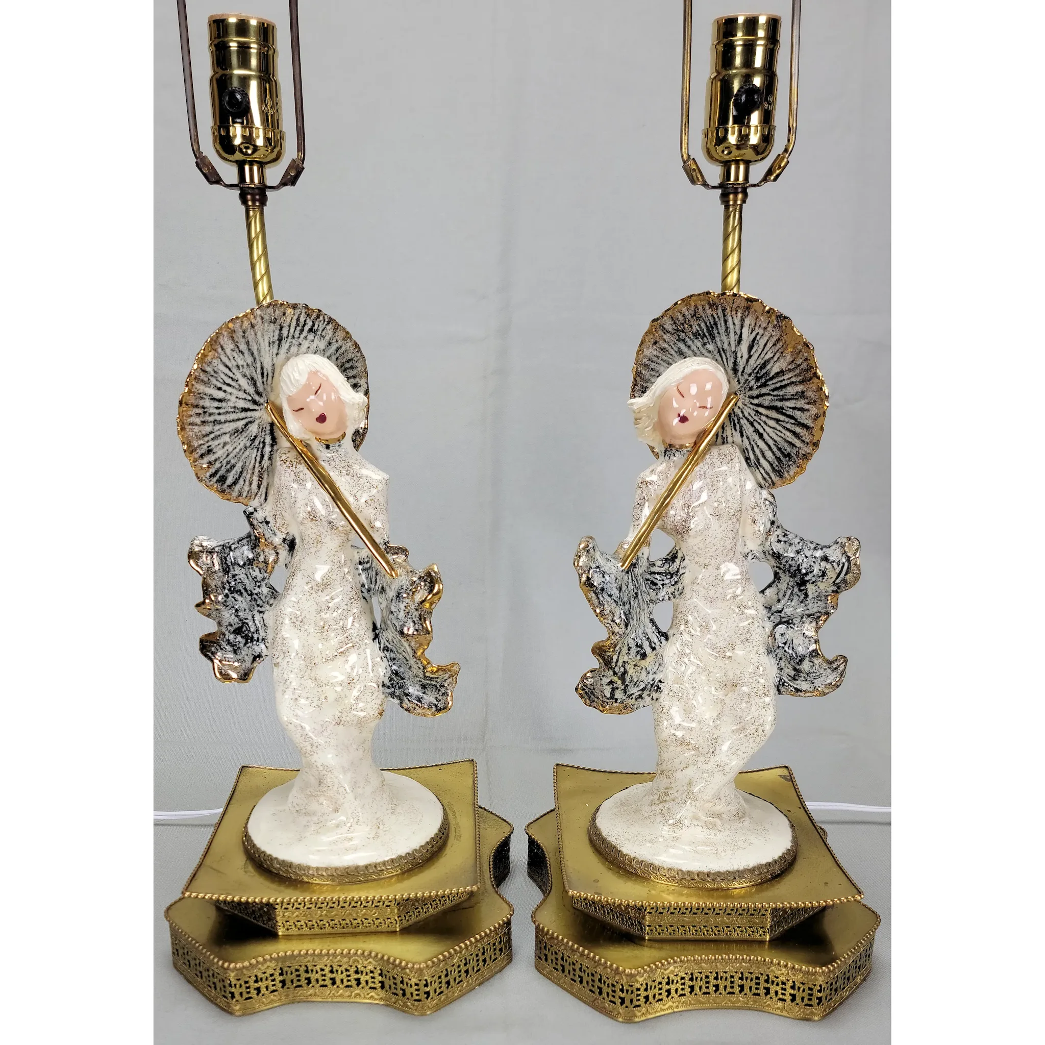 Pair Vintage Hedi Schoop Art Creations Asian Girls With Parasols - Lamps - View 2