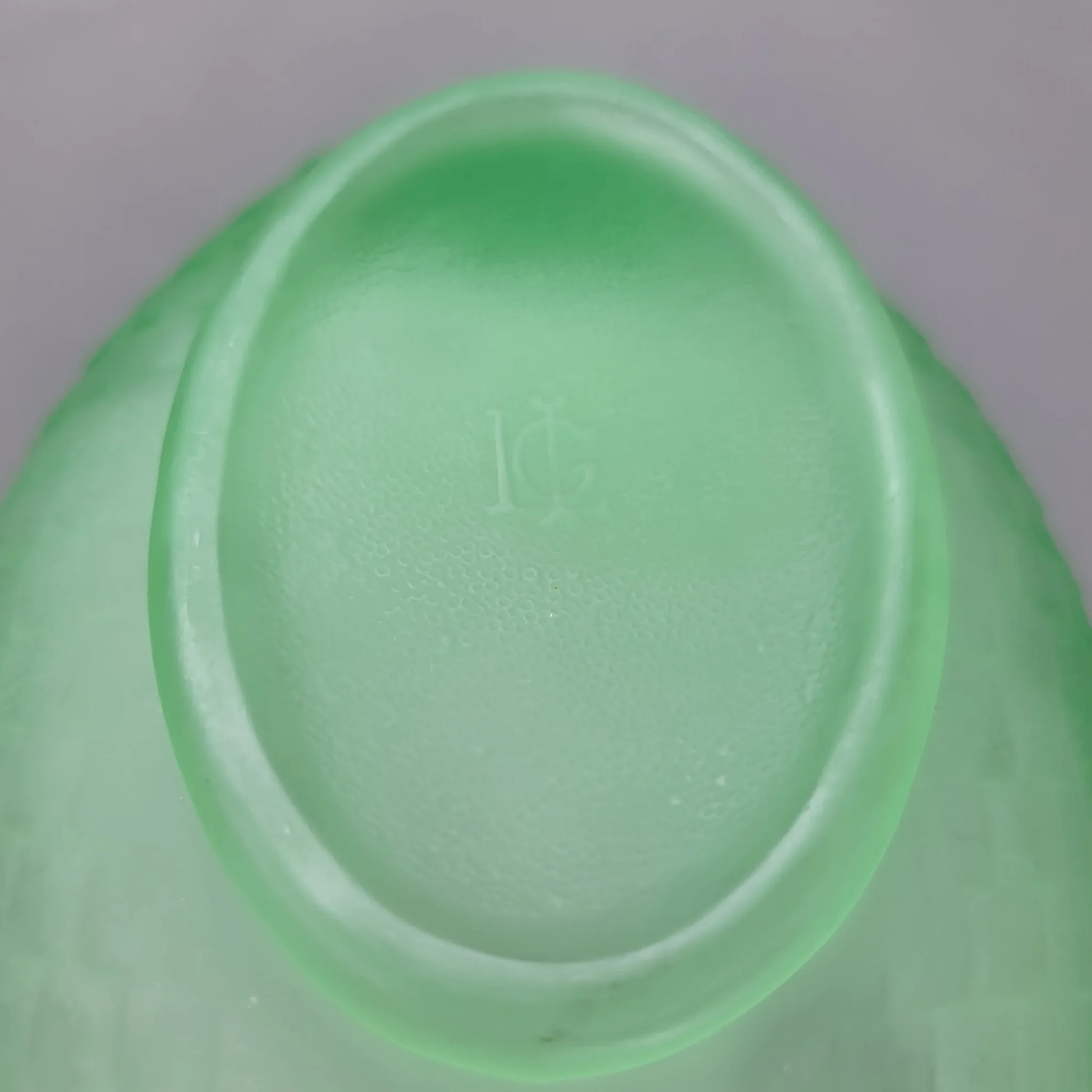 Vintage L.G. Wright Uranium Satin Glass Swan Dish - View 10