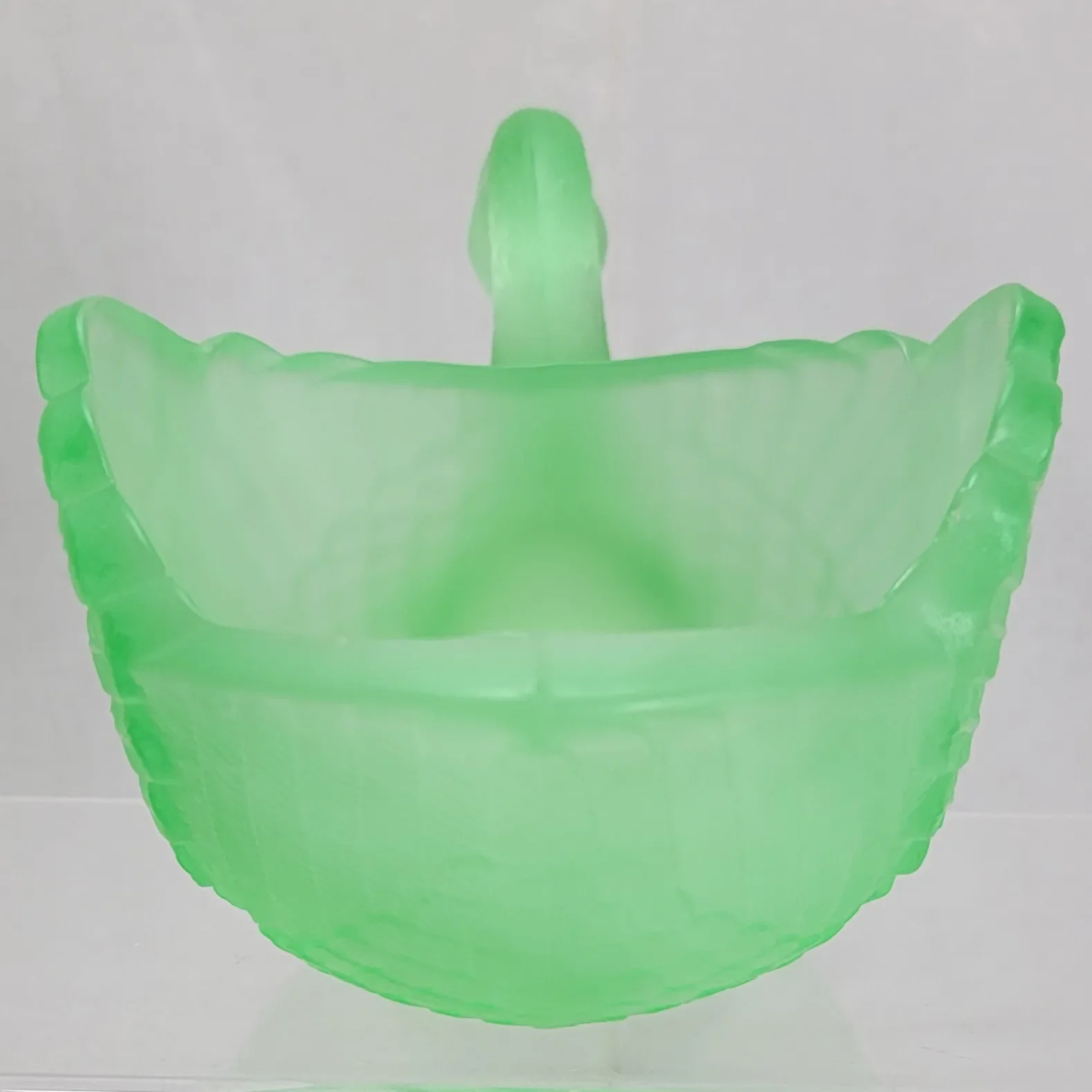 Vintage L.G. Wright Uranium Satin Glass Swan Dish - View 7