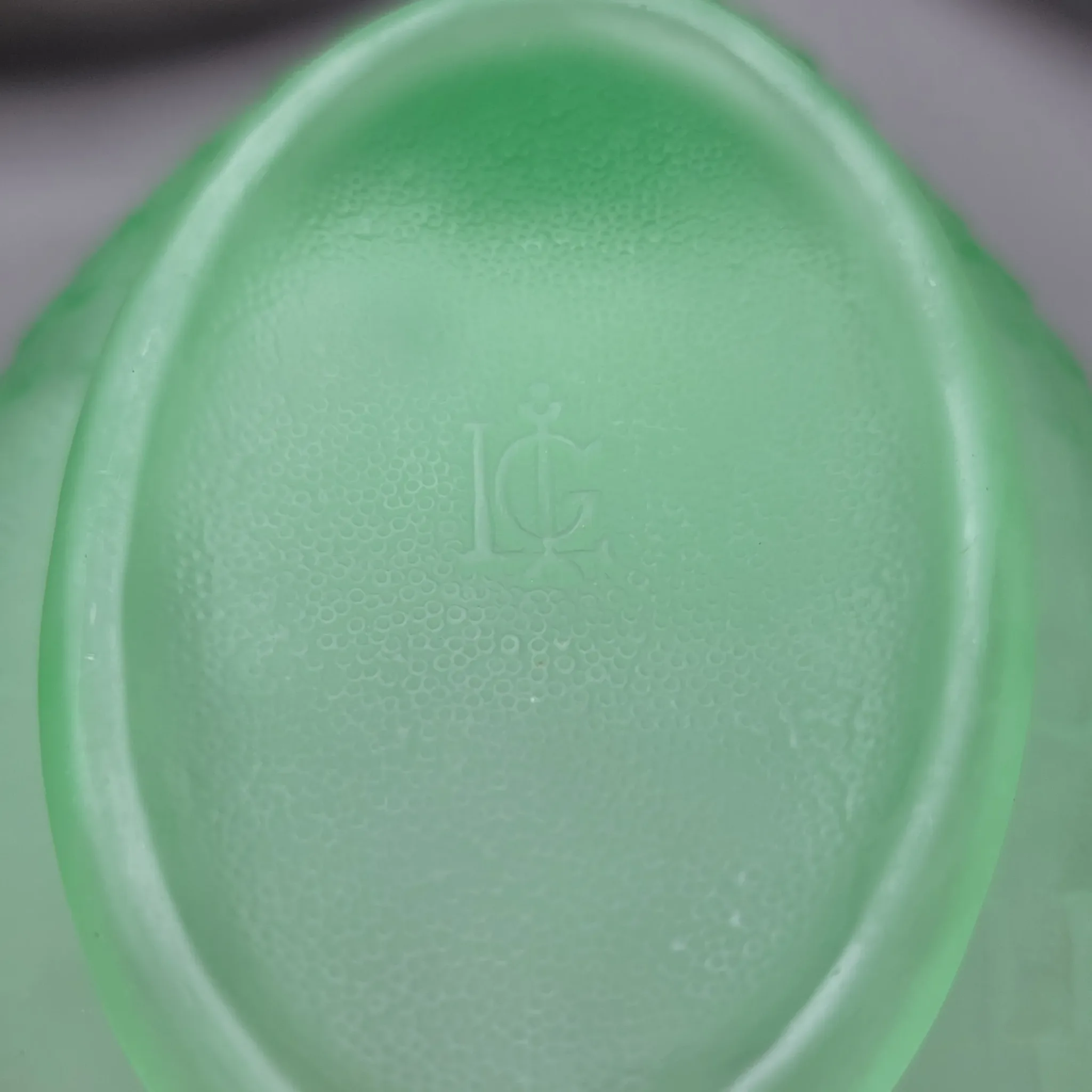 Vintage L.G. Wright Uranium Satin Glass Swan Dish - View 9