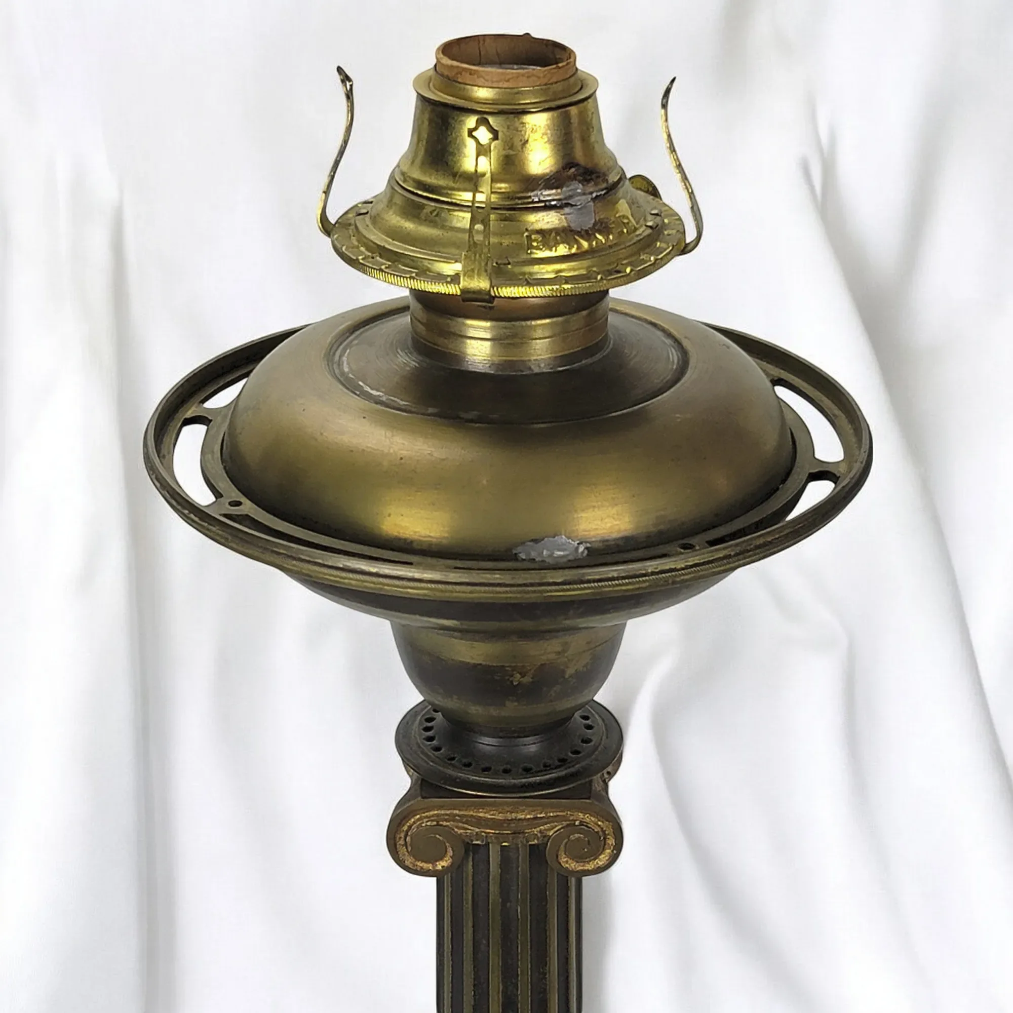 Antique Solar Lamp With Period Cut Ball Shade - 1840s - View 11