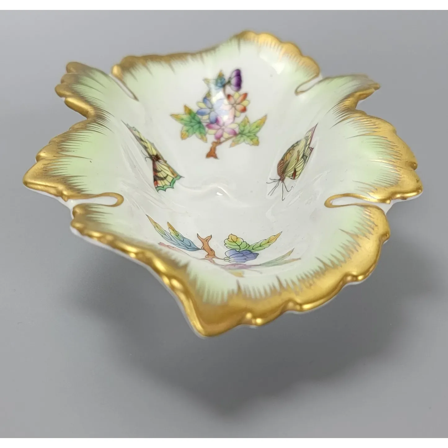 Vintage Herend Hungary 6" Leaf Dish with Green Border - Queen Victoria - View 3