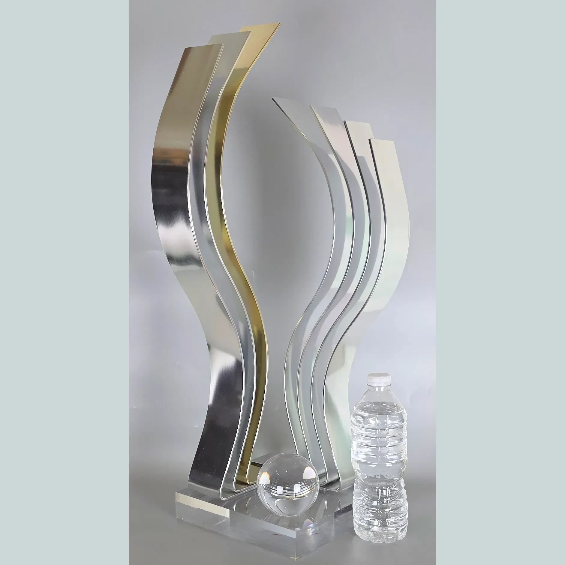 Dan Murphy 1989 Modernist Abstract Sculpture – Signed – Wavy Aluminum on Lucite Base with Sphere: gold, red, vintage, modern (view 6) - Art