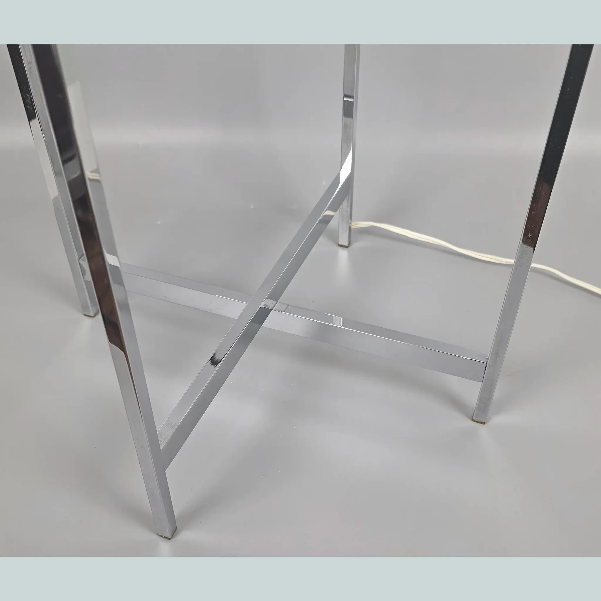 Mid-Century Acrylic Cylinder Table Lamp by Paul Mayen for Habitat, 1970s MCM: brass, red, vintage, mid-century (view 6) - Lighting